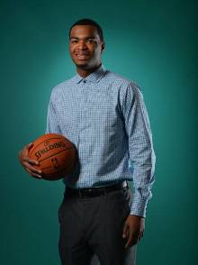 表面上是对 表面上是对