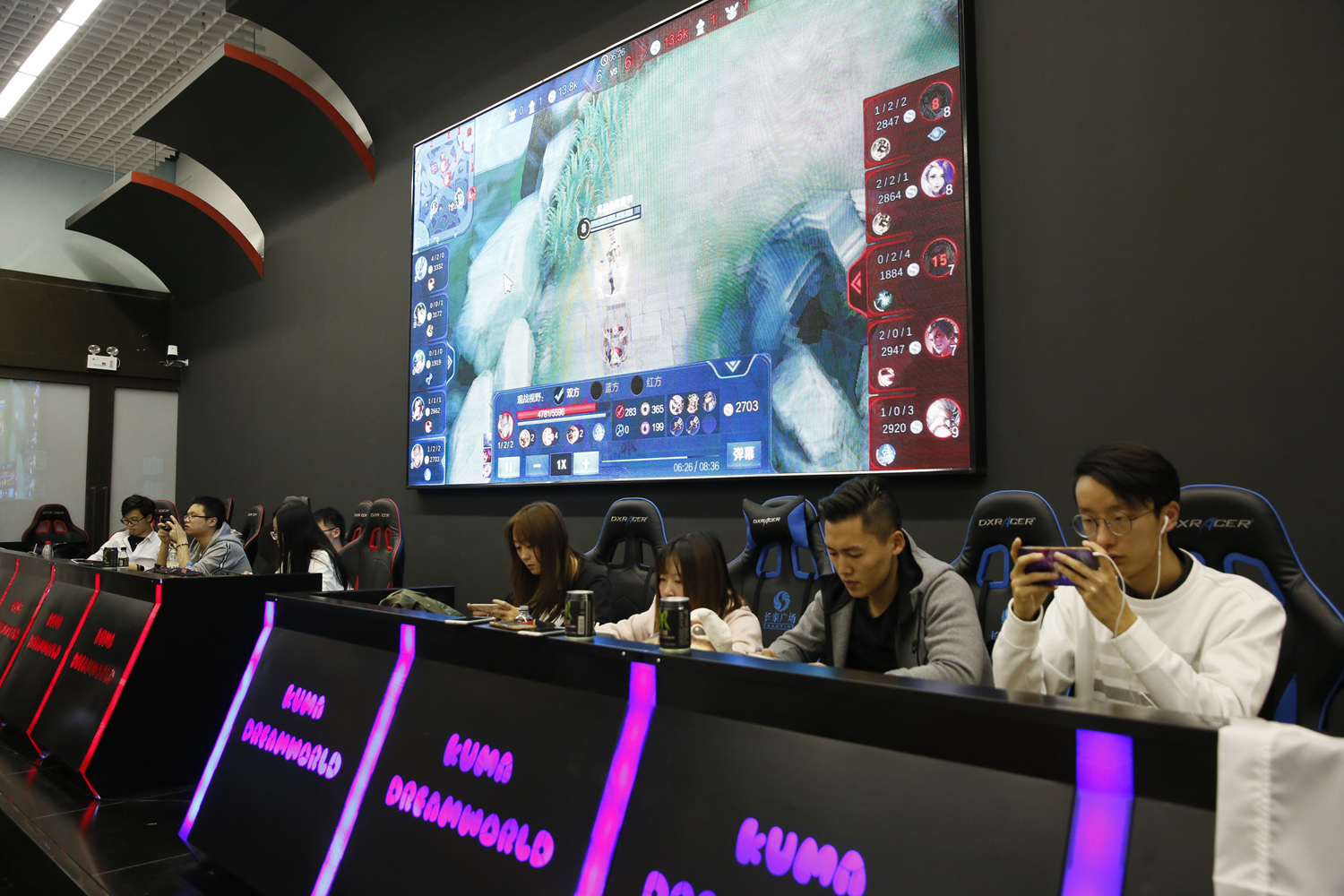 借掩护切入 借掩护切入